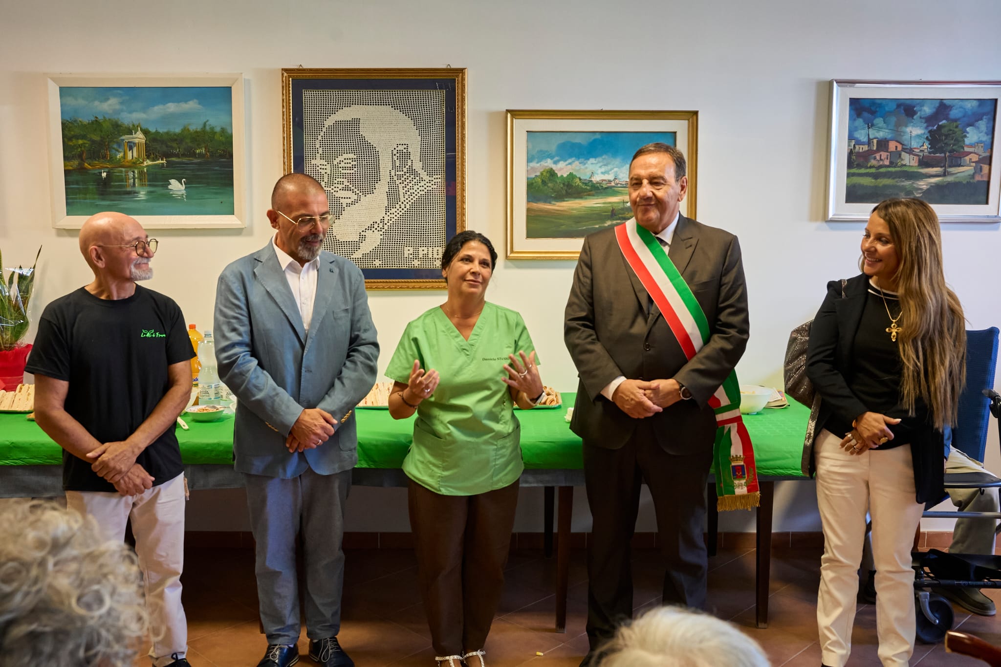 Il giorno dell'inaugurazione, con ospiti, operatori e autorità